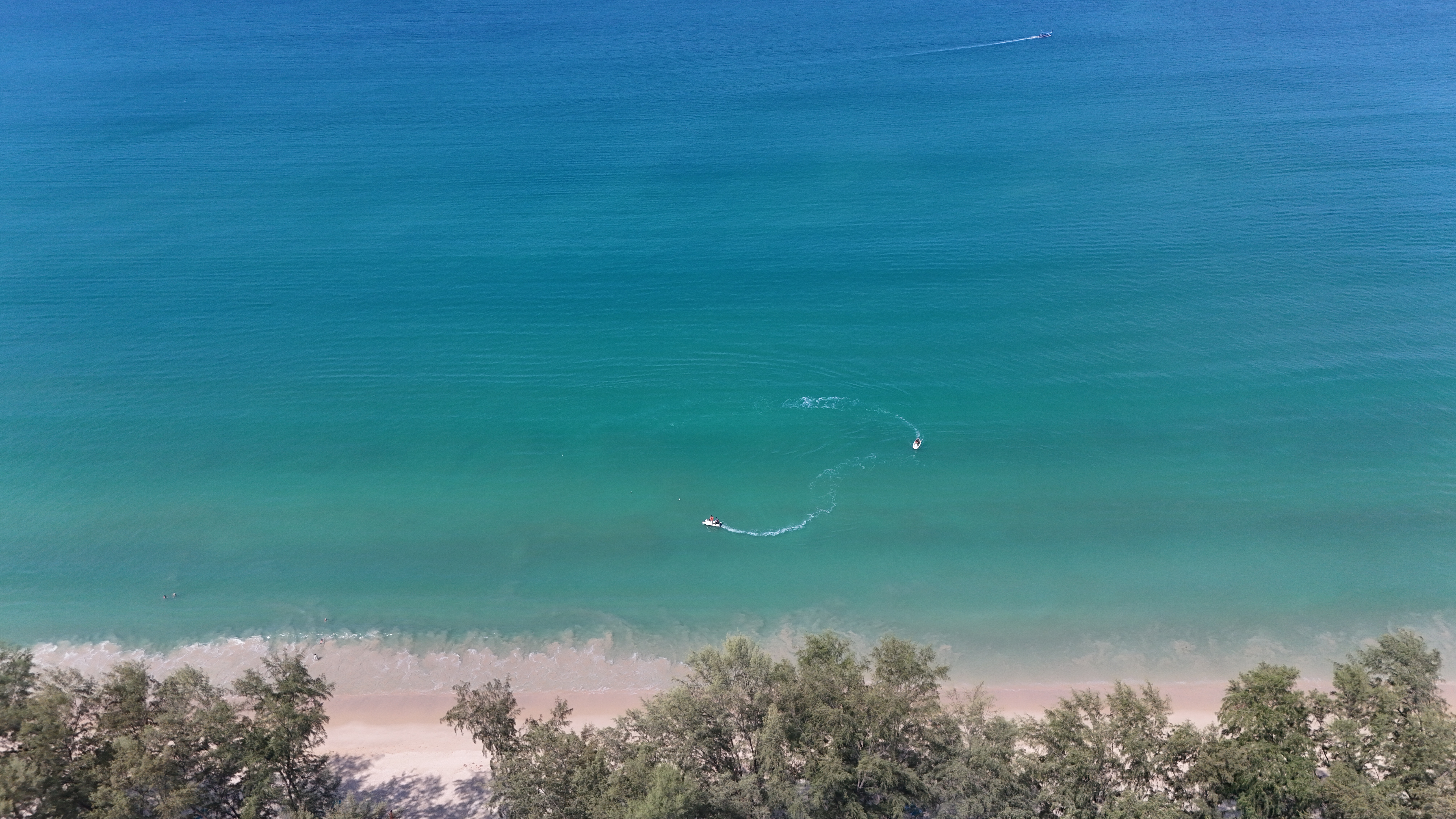 Phuket vs Bali: Which Is Better for Living, Property Investment & Long-Term Lifestyle?